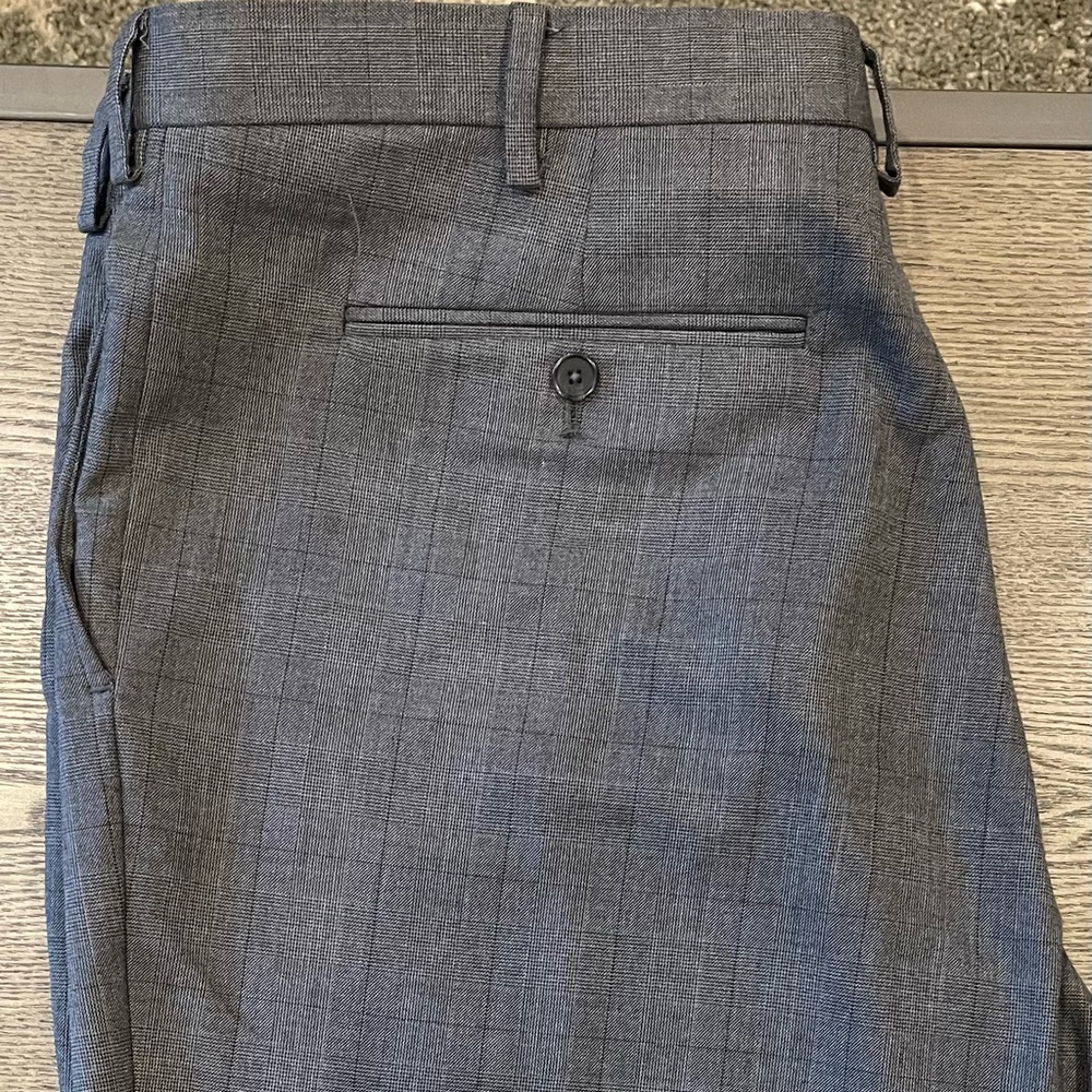 Banana Republic Men’s Dress Pants. Waist size: 38